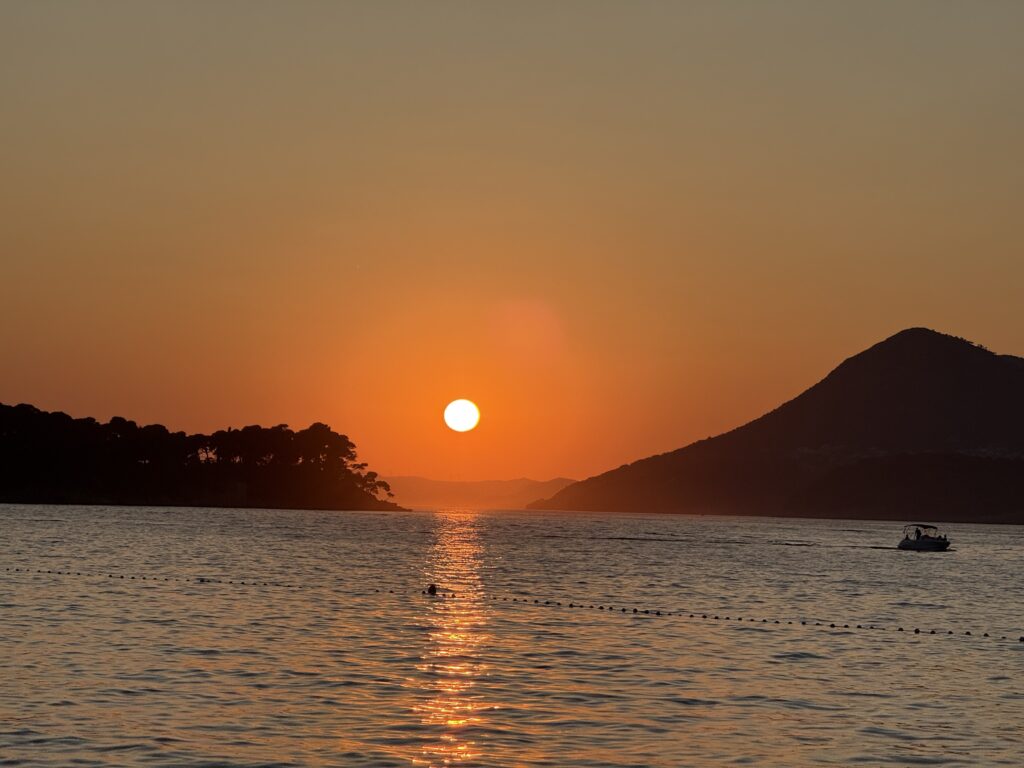 Sonnenuntergang am Meer – Symbol für Sonnenprana und Lebensenergie